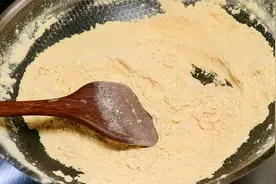 玉米面放进锅中炒一炒，半个月早餐轻松搞定，营养美味，适合家人视频封面