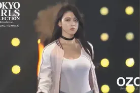 【三吉彩花/走秀/上】性感的美，带你走入恋爱的感觉！视频封面