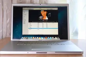 PowerBook最后的辉煌，2008年G4设计的苹果MacBook Pro17寸大飞机视频封面