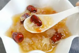 天冷要多喝银耳汤，教你如何炖银耳，黏稠顺滑出胶快，省时好喝