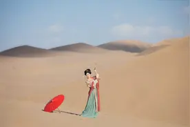 汉服旅拍vlog~8月的敦煌到底有多热！在沙漠被晒到怀疑人生。视频封面