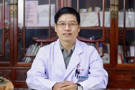 鼻翼两侧反复长白色的脓痘，老是不好，我们应该这样解决！视频封面