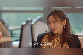 亲妈赖床不送女儿上学，哪料女儿机灵鬼，一招让她起床