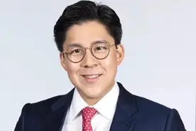 霍启刚病危？被曝重病昏迷进ICU，引担忧后本人回应