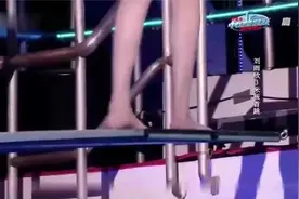 刘雨欣挑战跳水，这身材比例真是太棒了，看了好喜欢！视频封面