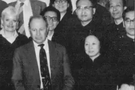 1985年，中国银行发布信用卡，开创中国信用卡先河视频封面