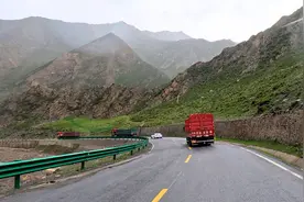 祁连山下好风光，沿河西走廊227国道青海至甘肃 - 峨堡镇至扁都口视频封面