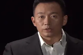 1981年6月22日，十一届六中全会通过决议，解决了历史的遗留问题