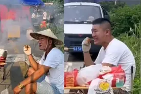 男子摆摊烧烤自己猛吃，从早吃到晚没有停下：自己先吃了一半？视频封面