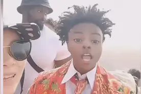 美国网红甲亢哥爬长城，被“不收费大妈“”的十级美颜震惊到视频封面