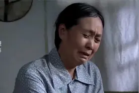 嫂子嫌弃小姑子，说她是研究生不懂礼貌，小姑子不给面子视频封面