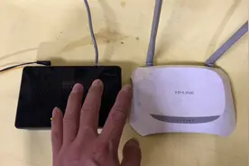 2台路由器就可以家里网络信号全覆盖，设置方法很简单，一看就会视频封面