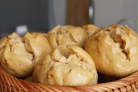 红糖开花馒头不开花？教你个你想不到的做法，馒头轻松开花零失败视频封面