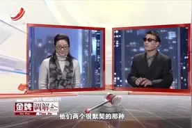 丈夫打开相册，意外发现妻子背叛的亲密照，打击太大了