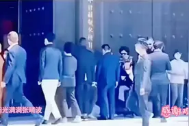 李嘉诚律师团队跪求赠送港口视频封面