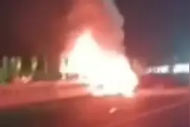 小米SU7在安徽一高速行驶时发生事故自燃 家属：三人遇难皆为女性视频封面