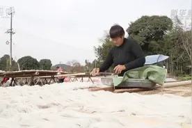 浙江湖州：“粉丝村”晾晒忙，绘就乡村共富画卷视频封面