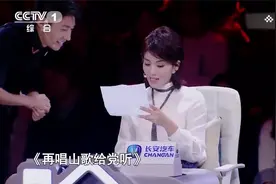 广场舞小神童会跳30多首歌，《唱支山歌给党听》一响，他就跟着跳