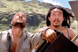 海盗追着轰炸一架水上飞机，最后海盗船却被自己发射的炮弹炸毁视频封面