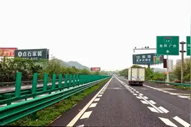 穿越中国腹地风景线：京港澳高速公路湖南段昭山至郴州 - 4K HDR视频封面