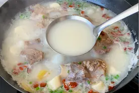 炖大骨头汤，牢记两放两不放的秘诀，出锅汤鲜肉香，营养又美味视频封面