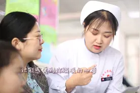 一首《天使的阳光》歌颂白衣天使，有你们在身旁，人们就不会迷茫