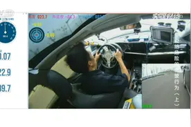 别慌，稳住！车辆爆胎后这些操作堪称教科书视频封面