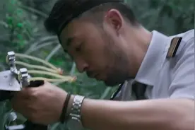 没想到还真有人去蛇岛度假，胆小勿进视频封面
