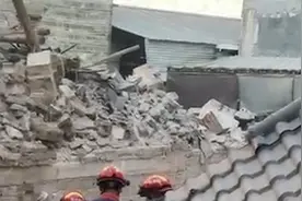 广西贵港一房屋发生倒塌致多人受伤 知情人：水泥木头式老旧房屋