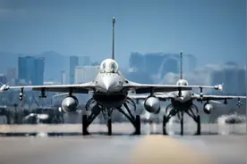 乌总统泽连斯基希望获得百余架现代战机！西方国家能否满足？视频封面