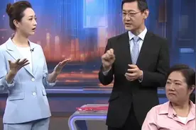 早晨起来手肿成“萝卜”，竟然是颈椎问题，听专家详细讲解视频封面