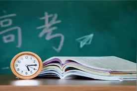 从落榜生考到985名校，只为考上清华，唐尚珺的15次高考透露什么视频封面