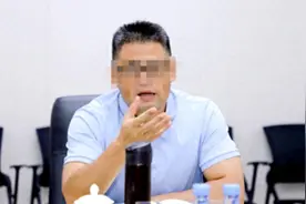 南宁一区长回应被指酒后搂抱他人妻子：不实消息视频封面