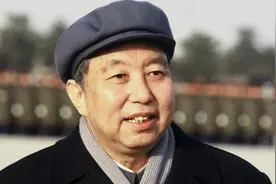 华国锋：拨乱反正!人民不会忘记！视频封面