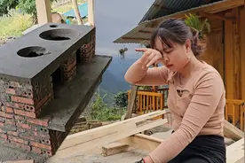 黄妹妹自己建造房子全过程，她还花时间建了柴火灶，真的很棒女孩视频封面