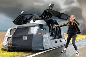 接近雷暴中心？驾驶75万美元的防龙卷风坦克追逐风暴！视频封面