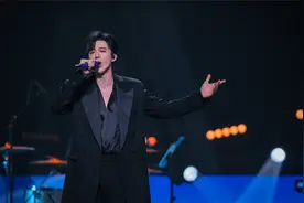 刘宇宁亮相大湾区电影音乐会，献唱《爱江山更爱美人》