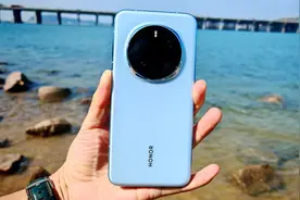 荣耀太良心了，骁龙8至尊版+双卫星通信，16GB+512GB直降1101元视频封面