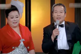 难怪郭涛能火！自掏腰包帮影迷拍婚纱照，大爷送郭涛葱，原因太逗视频封面