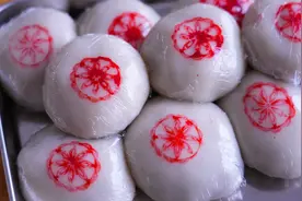 过节可以在家做这个家庭版糯米团子，软糯有嚼劲，做法简单又好吃视频封面