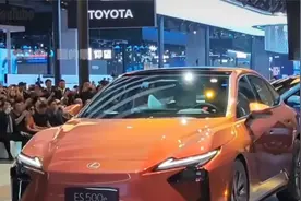 日本媒体评价上海车展中国车企CEO恭恭敬敬排队为一个人讲解视频封面