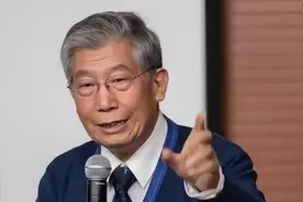 郝万山：手脚麻木，血脉不通，两味药帮你解决视频封面