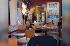 遇到一个身材超哇塞的美女，丰满有幸凹凸有致，这谁顶得住诱惑视频封面