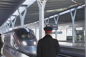 在12306公众号疯狂留言就能候补车票成功？铁路官方回应视频封面