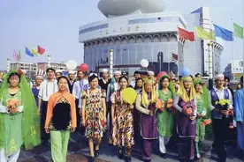 我国有56个民族，外国人加入中国籍时，身份证上选择什么民族？视频封面