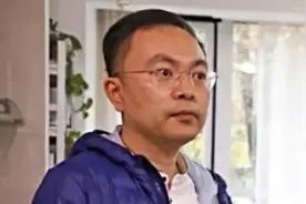 渐冻人蔡磊称当4年董事长，没领过一分工资，希望再捐5000万视频封面