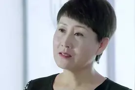 大妈进集团被保安拦下，谁知她是集团董事长，这下好看了视频封面