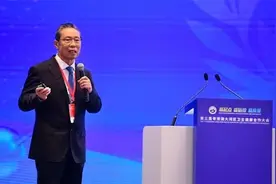 钟南山：预测近期会有一波小的新冠感染高峰视频封面