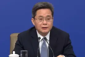 财政部：对幼儿发放育儿补贴 建立学前教育国家资助制度视频封面