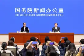 国家统计局：一季度国内生产总值296299亿元 同比增长5.3%视频封面